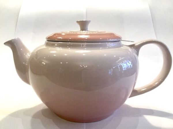 Le-Creuset-Teekanne-(rosa)