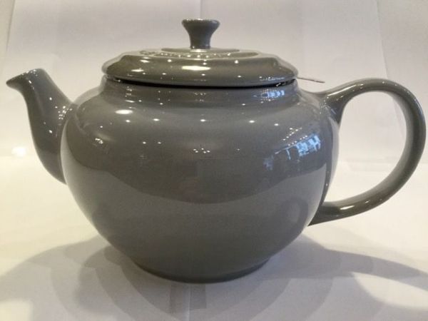 Le-Creuset-Teekanne-(grau)