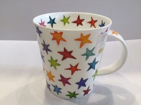 Porzellan Tasse (bunte Sterne)