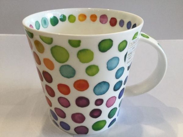 Porzellan Tasse (bunte punkte)