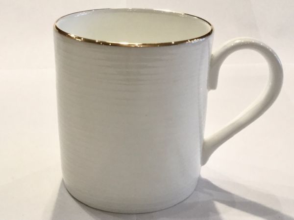 Tasse mit Goldrand (rillen)